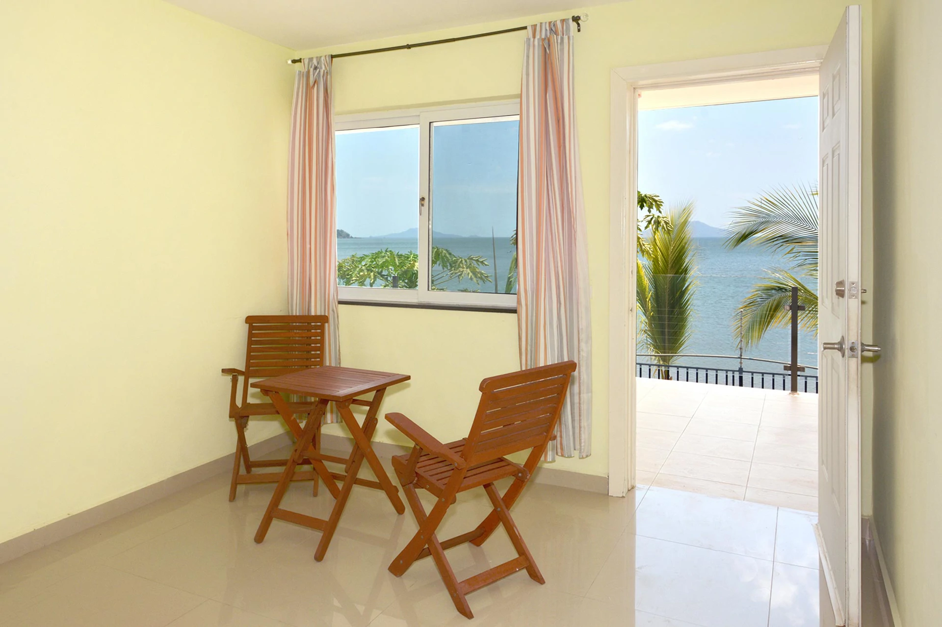 OCEANFRONT ITALIAN VILLA 20 minutes away - Gallery image 3