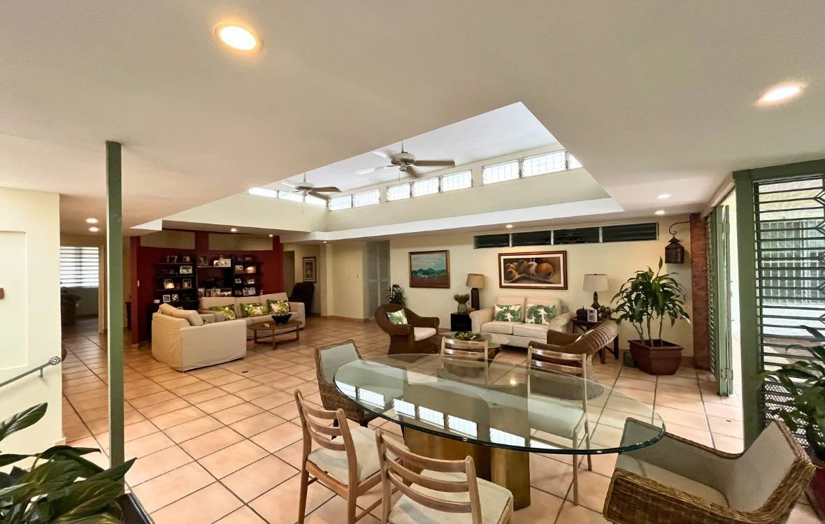 Smart Investement: Unmatched potential, Condition, and Price - Gallery image 7