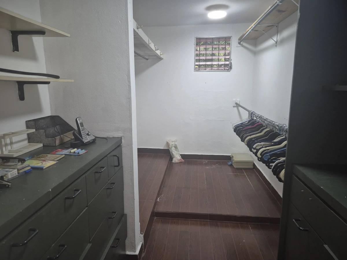 Beautiful Townhome in a Privileged Residential Area - photo 19