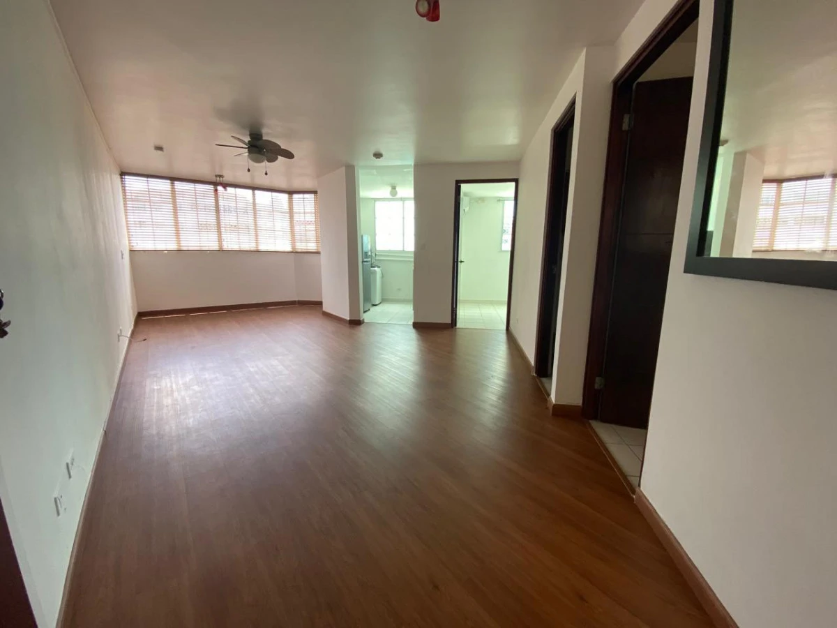 Live comfortably in a prime location at Parque del Este - Gallery image 11