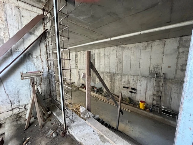 Strategic Lot with Existing Foundations for SALE - Gallery image 9