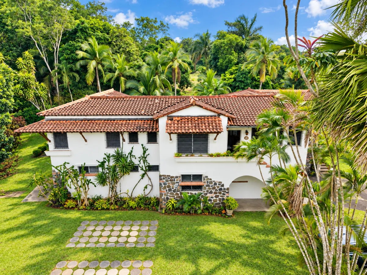 A Hidden Gem in Las Cumbres | 3,433 m², Panoramic Views
