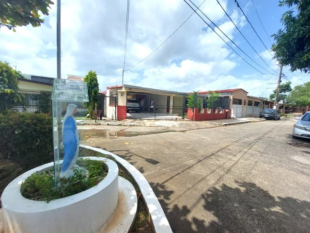 House for Sale San Antonio- Domingo Díaz Ave.- 321 Sq.mts