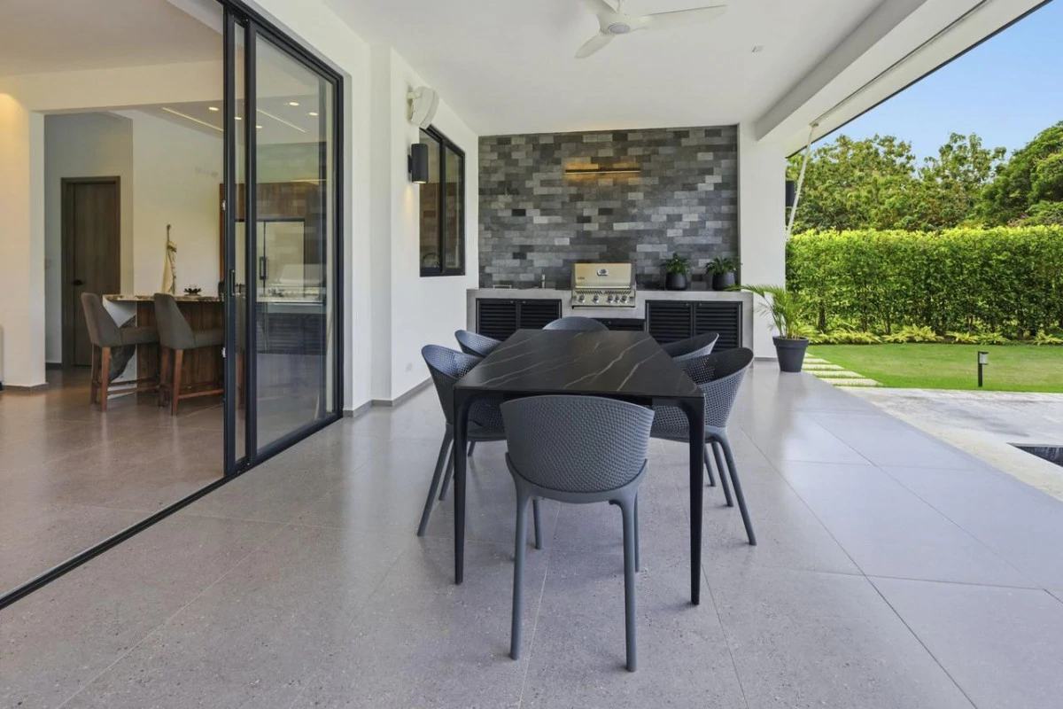 Beach House for Sale – Right Next to Buenaventura - Gallery image 9