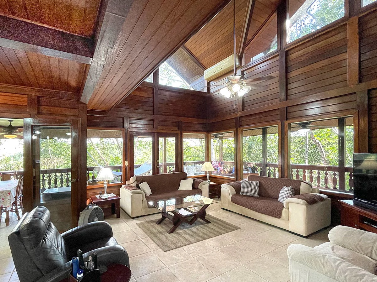 Amazing exotic-wood house 30 minutes from the city, now $299,000. - Gallery image 10