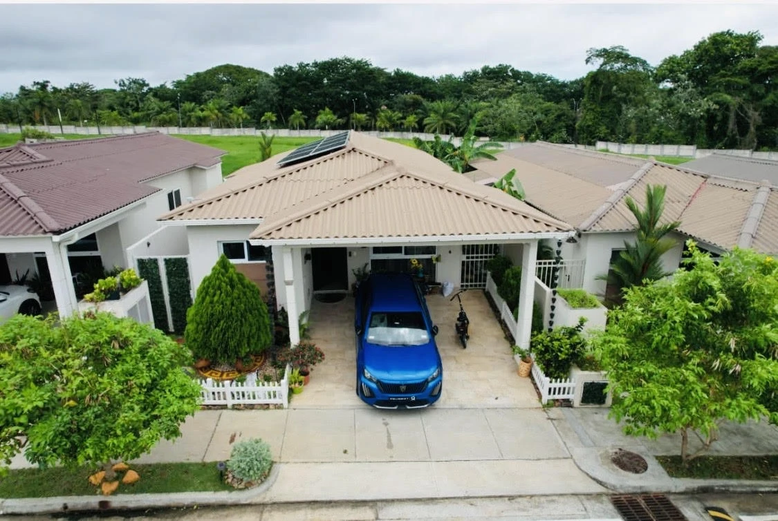 Single-family house for sale in Costa Verde.