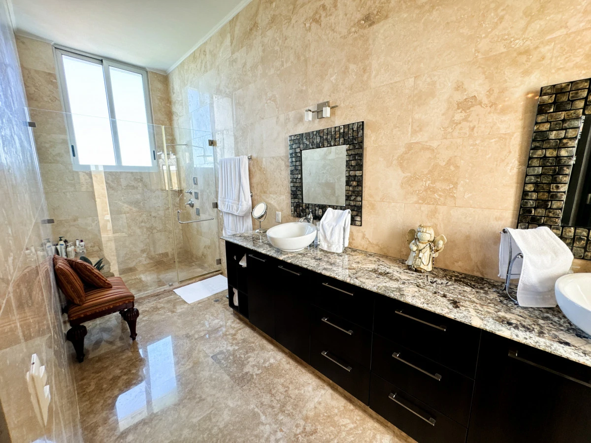 THE EPITOME OF URBAN LUXURY: 580 m² - Gallery image 8