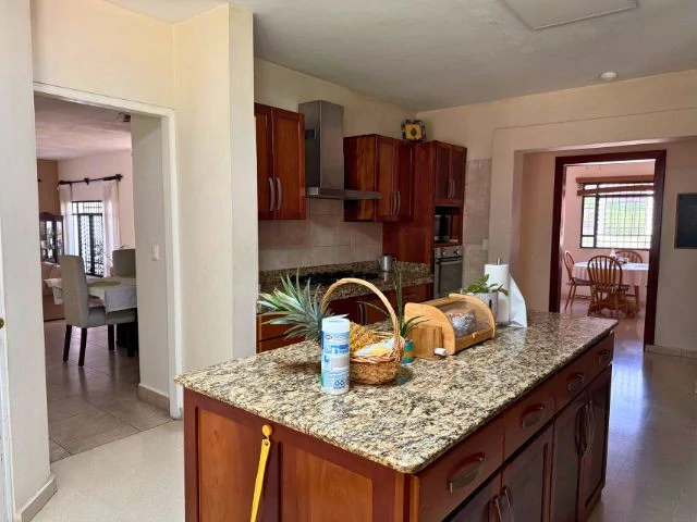 Dos Mares, Family Home with Large Garden and excellent price - Gallery image 19