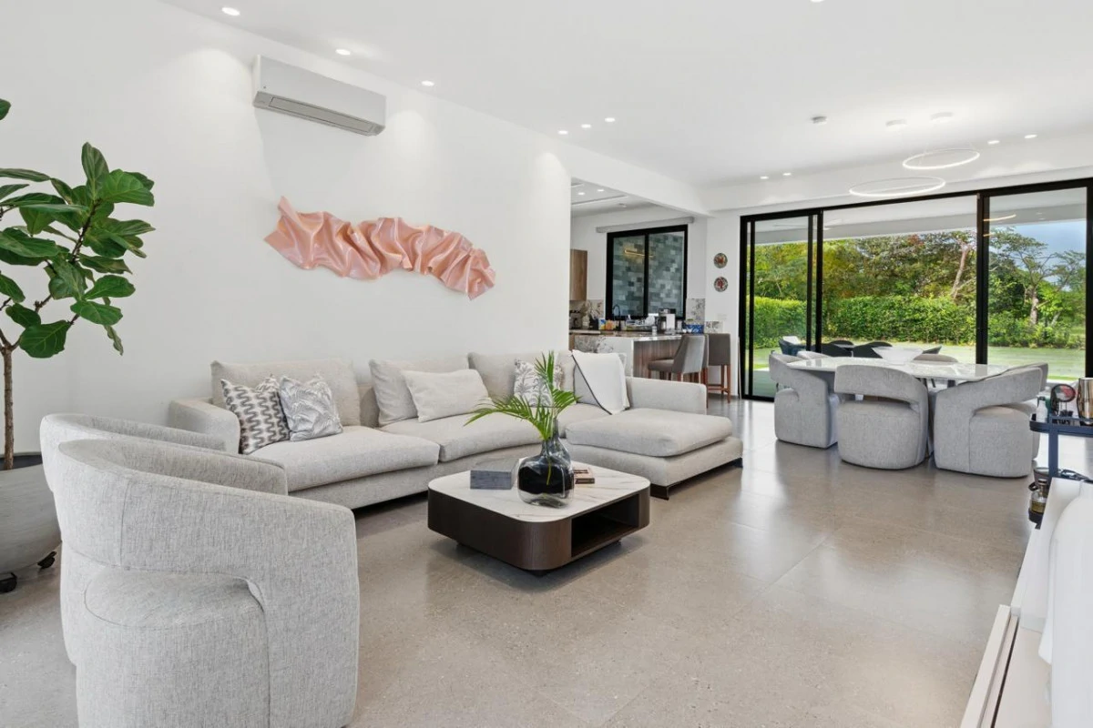 Beach House for Sale – Right Next to Buenaventura - Gallery image 10