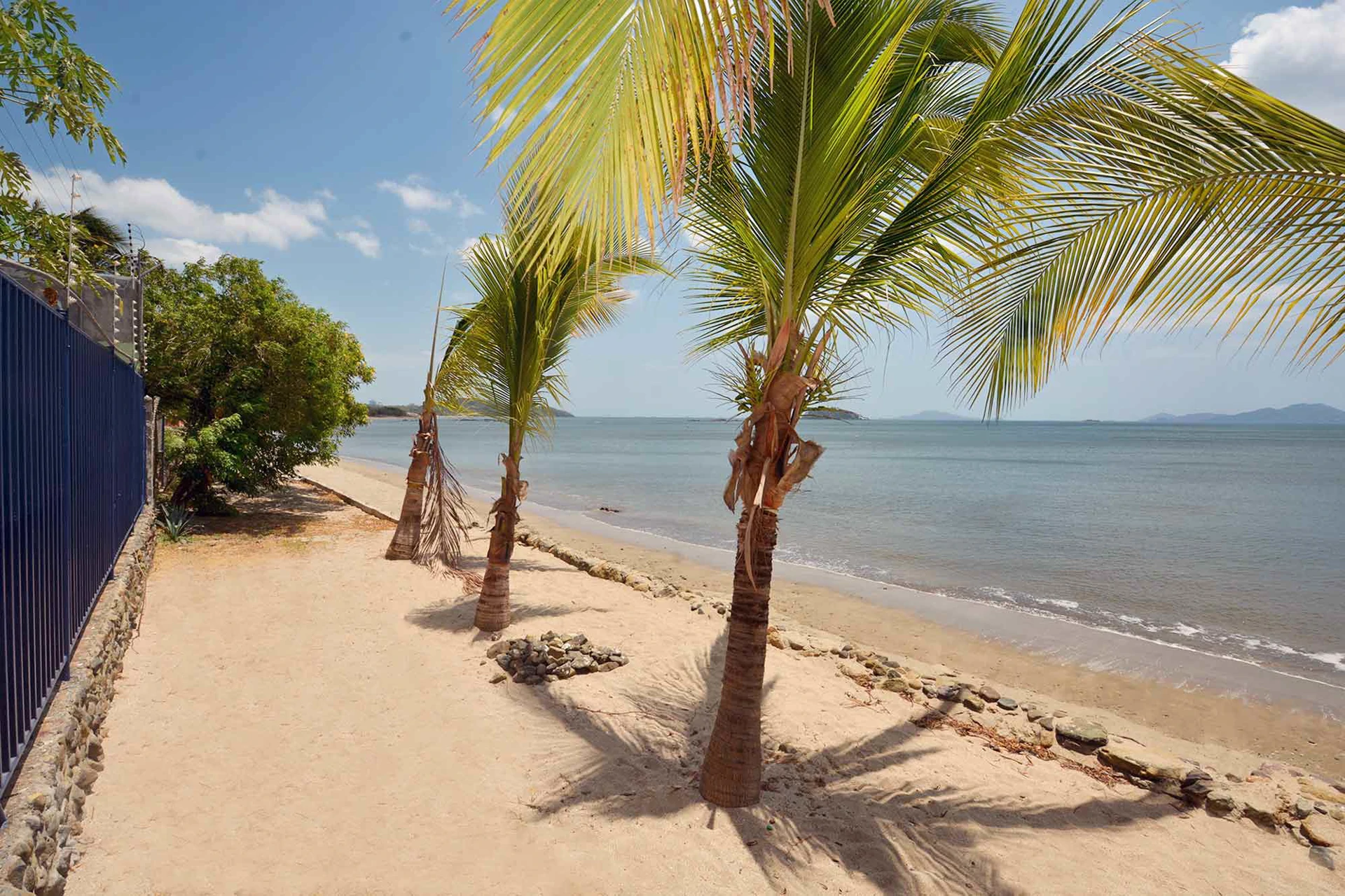 OCEANFRONT ITALIAN VILLA 20 minutes away - Gallery image 5