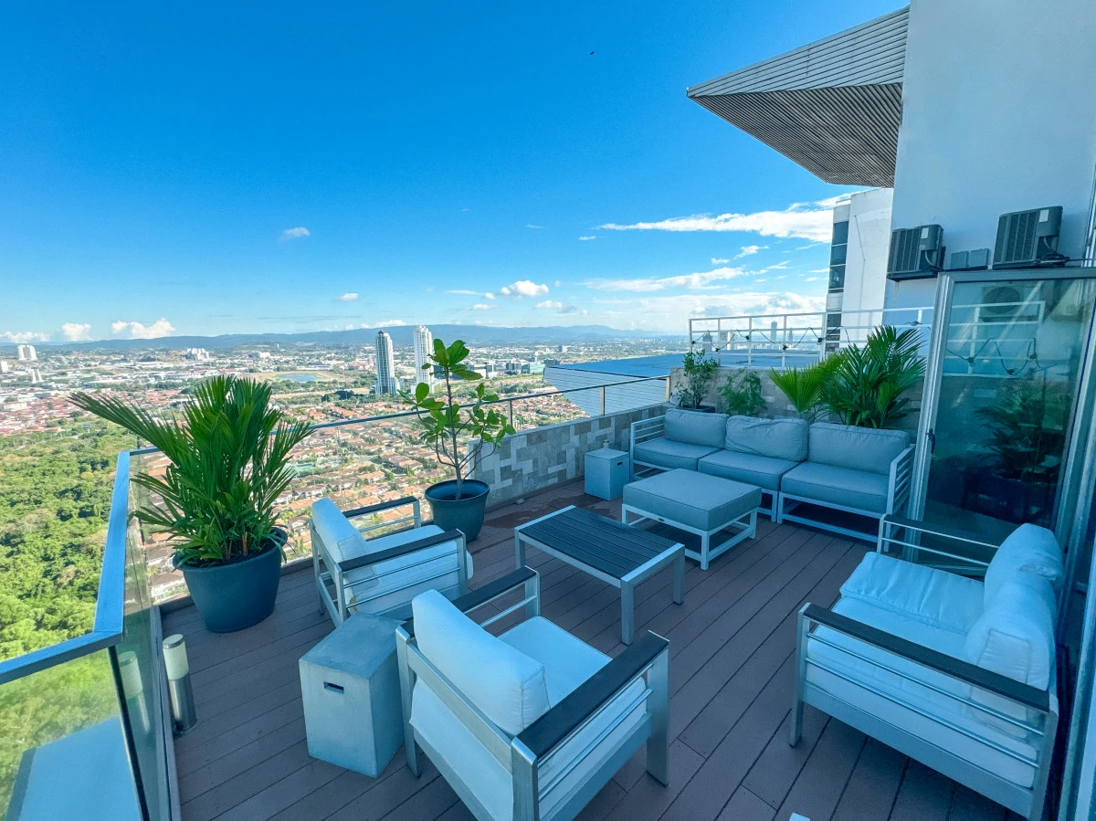 THE EPITOME OF URBAN LUXURY: 580 m² - Gallery image 2