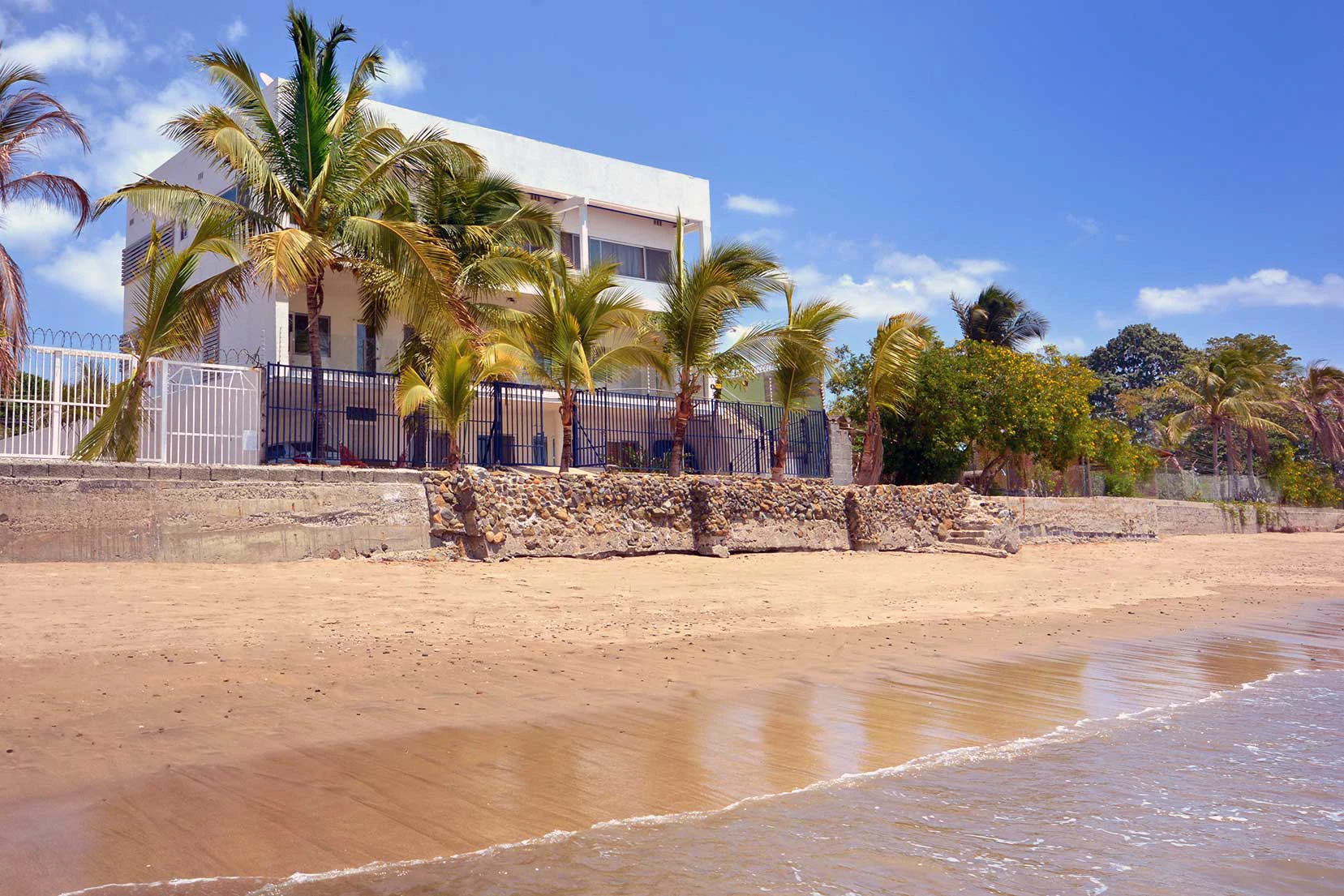 OCEANFRONT ITALIAN VILLA 20 minutes away - Gallery image 13