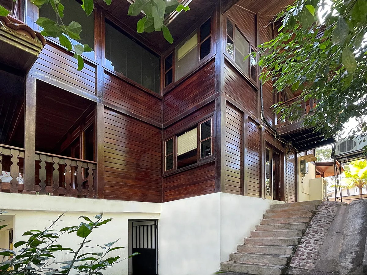 Amazing exotic-wood house 30 minutes from the city, now $299,000. - Gallery image 21