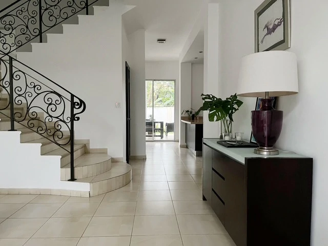 Modern House for Sale in Llanos de Curundú – Panama - Gallery image 3