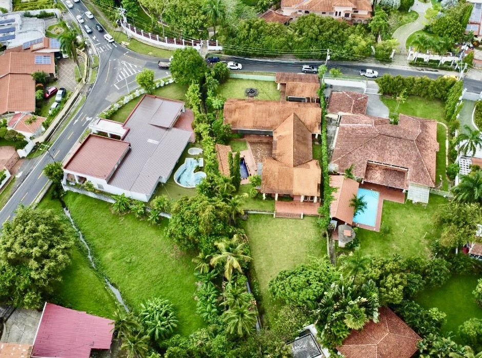 Lot for Sale - Altos del Golf 2000 Sqm - Gallery image 3