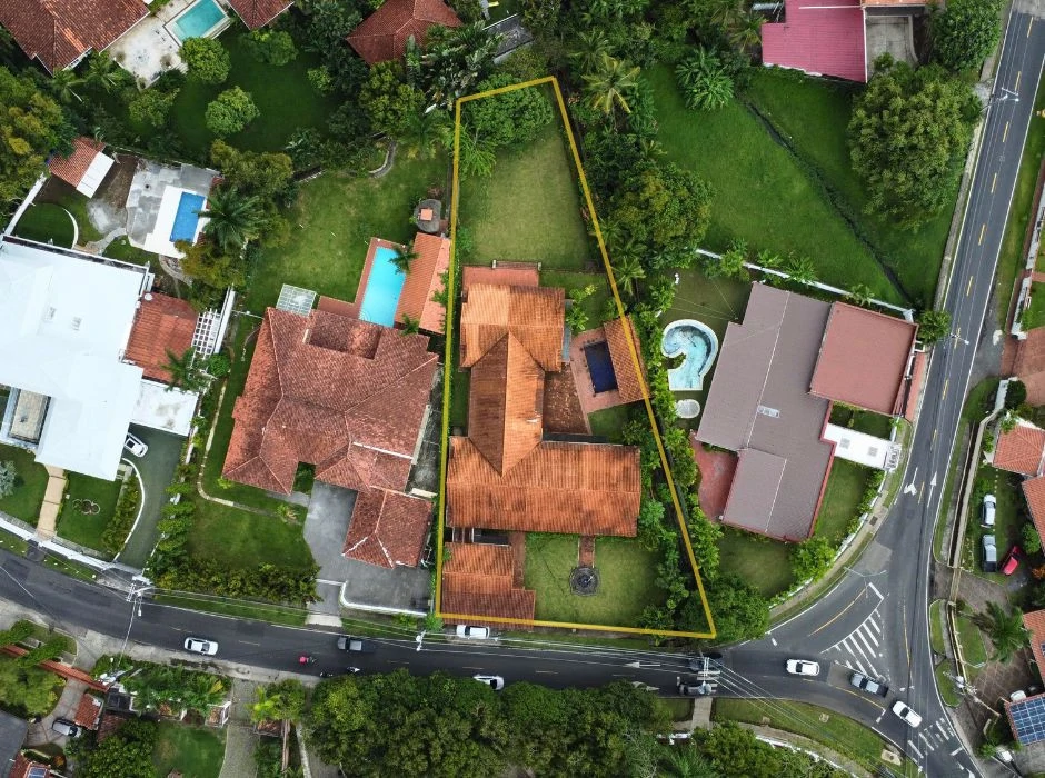 Lot for Sale - Altos del Golf 2000 Sqm - Gallery image 6
