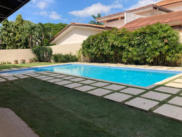 Four bedroom House in Toscana del Este with Solar Panels - Gallery image 28