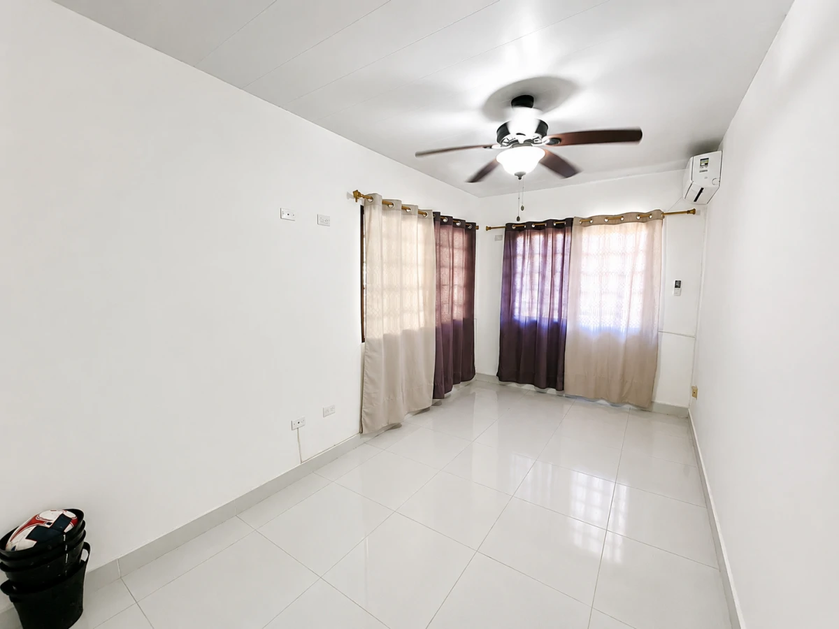 Large Property with 2 Independent Residences in Las Cumbres - Gallery image 8
