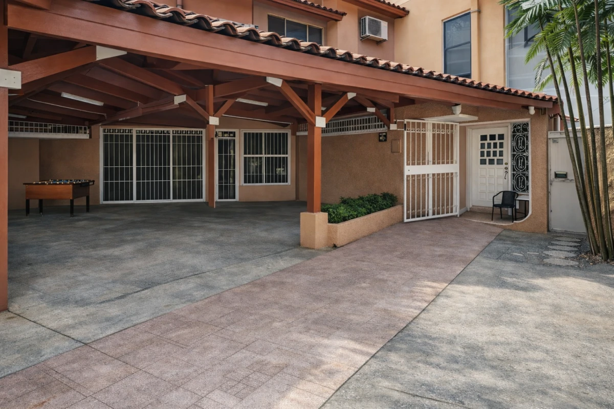 Commercial asset with patio in Obarrio – Zoning 1ZM6 - FOR SALE - Gallery image 7