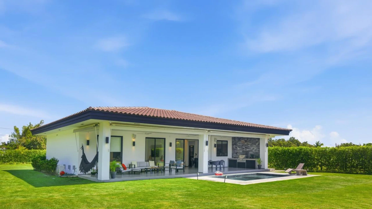 Beach House for Sale – Right Next to Buenaventura - Gallery image 11