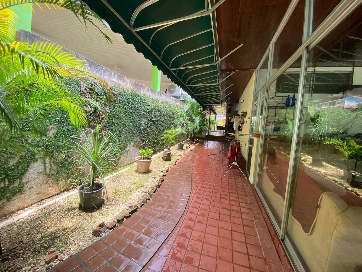 House in San Francisco (Calle Las Hortensias) - photo 14