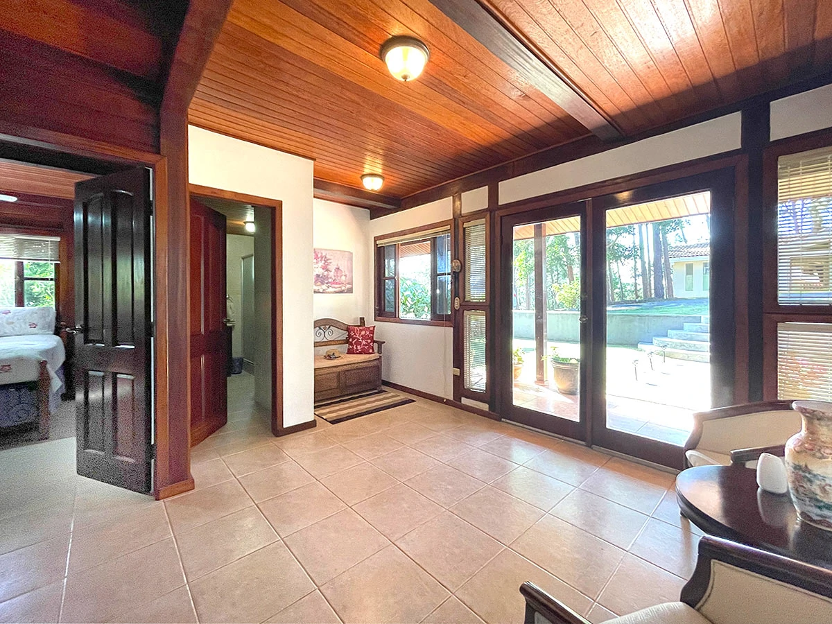 Amazing exotic-wood house 30 minutes from the city, now $299,000. - Gallery image 29