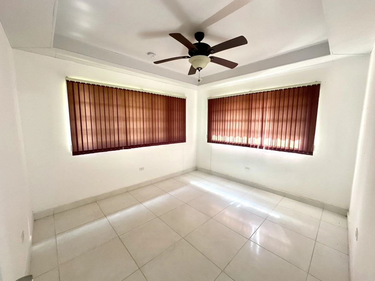 Large Property with 2 Independent Residences in Las Cumbres - Gallery image 18