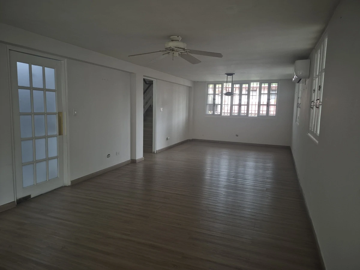 Beautiful Townhome in a Privileged Residential Area - photo 7