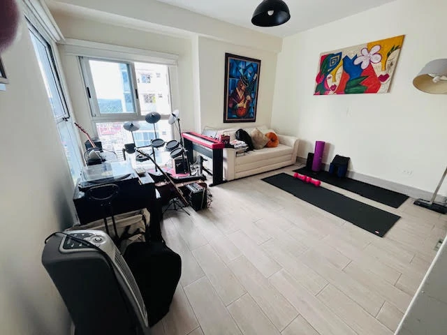 Beautiful apt apartment for sale facing the bay. - Gallery image 3