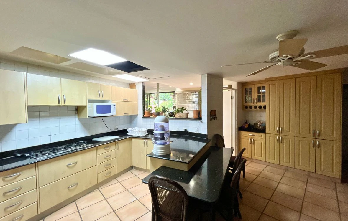 Smart Investement: Unmatched potential, Condition, and Price - Gallery image 13