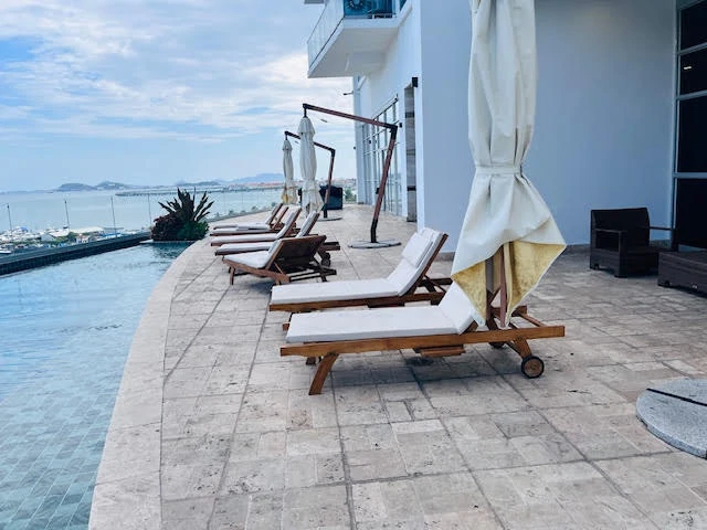 Beautiful apt apartment for sale facing the bay. - Gallery image 11