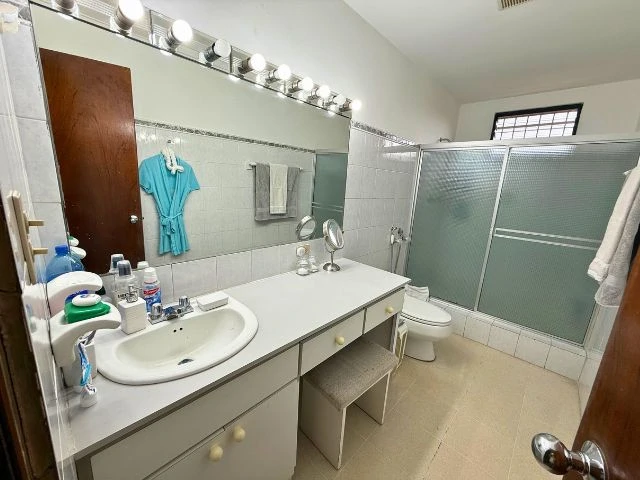 Dos Mares, Family Home with Large Garden and excellent price - Gallery image 10