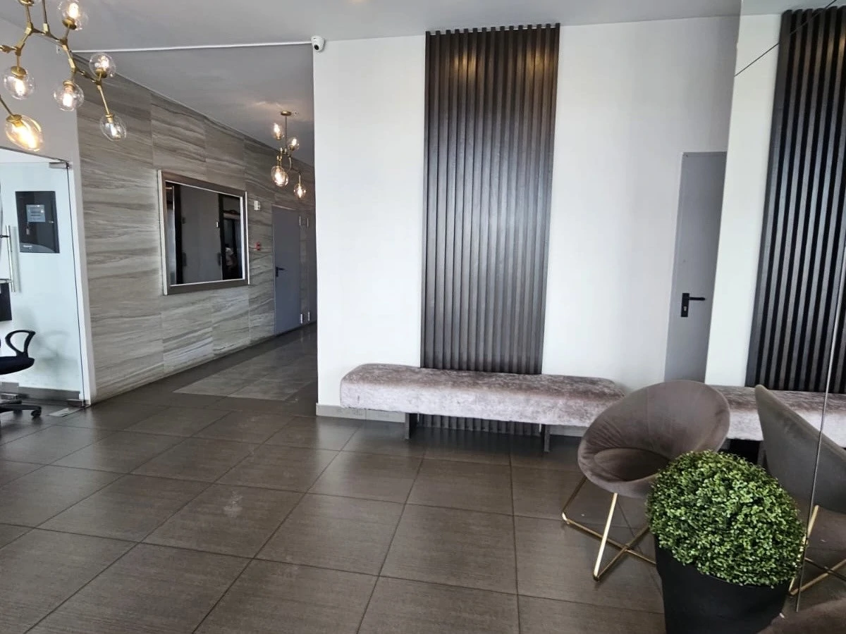 For Rent | Modern 2-Bedroom, 2-Bathroom Apartment PH Canvas - photo 4