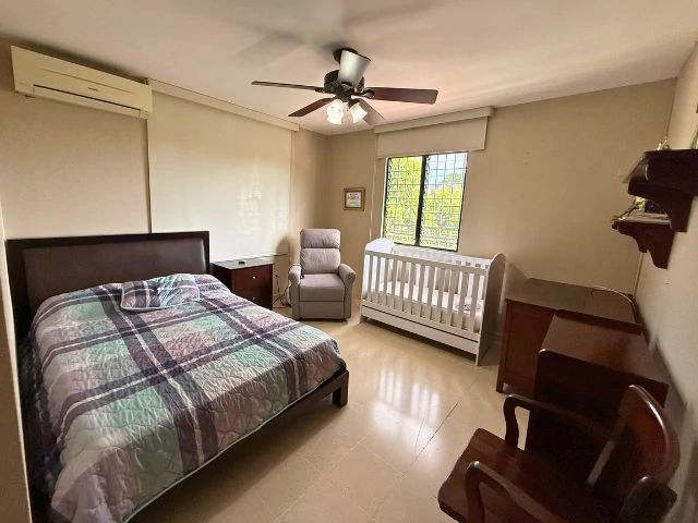 Dos Mares, Family Home with Large Garden and excellent price - Gallery image 9