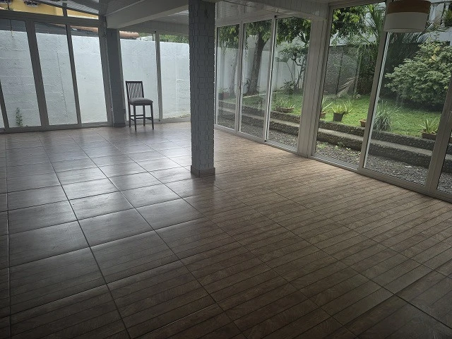 Beautiful Townhome in a Privileged Residential Area - photo 6