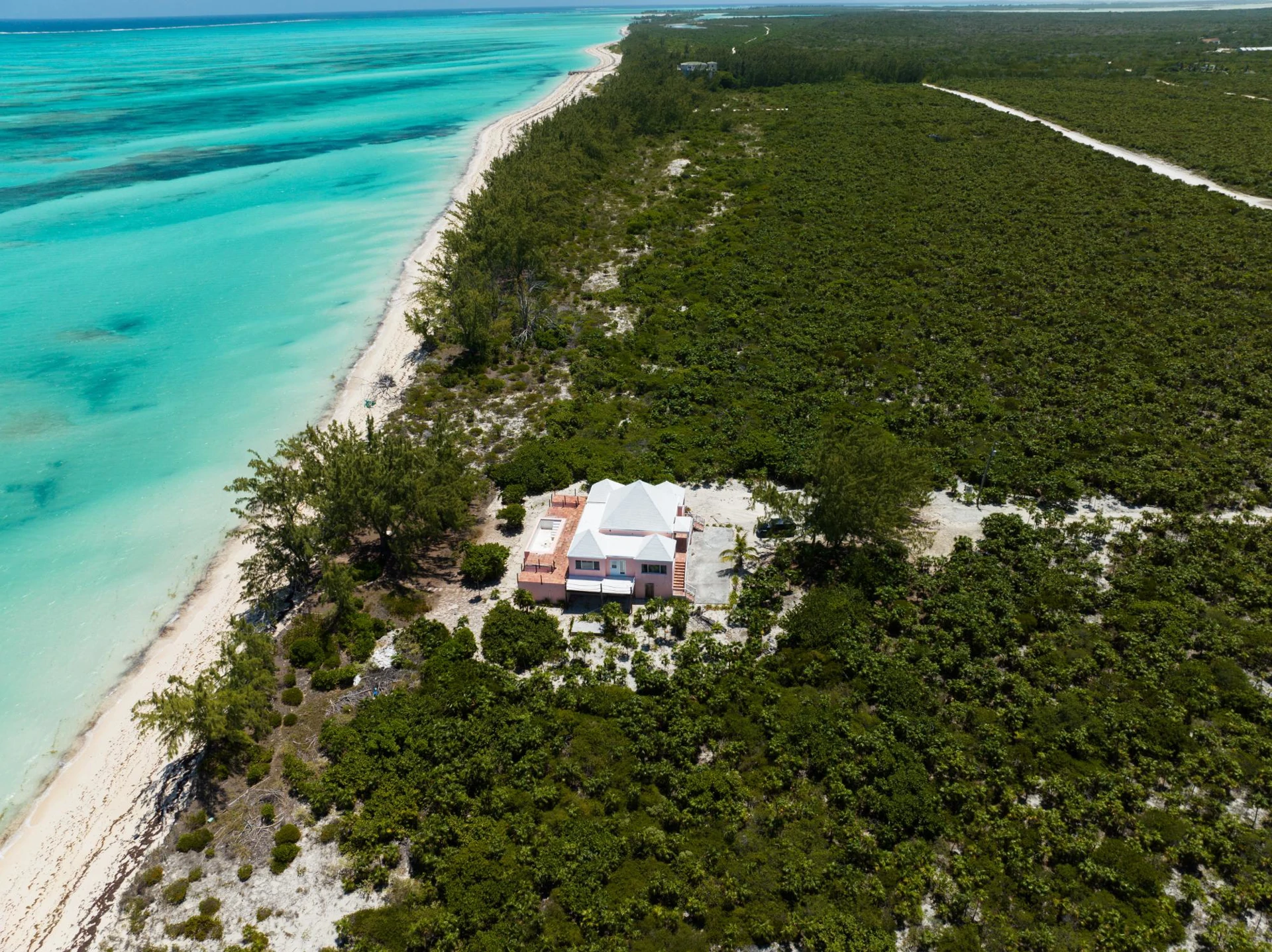 Whitby Beachfront Villa - Gallery image 14
