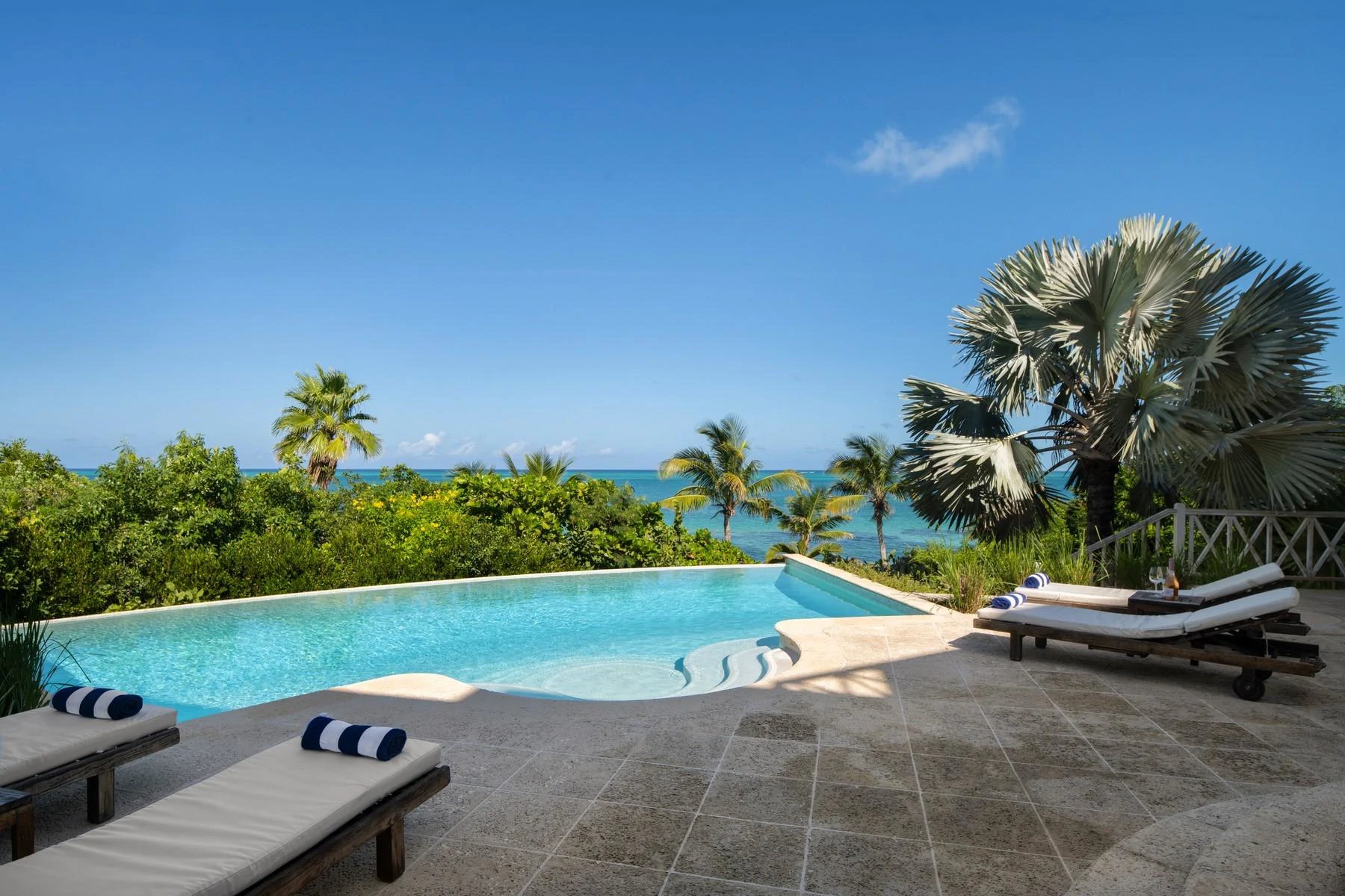 BLUE CAY - Thompson Cove Beachfront - Gallery image 32