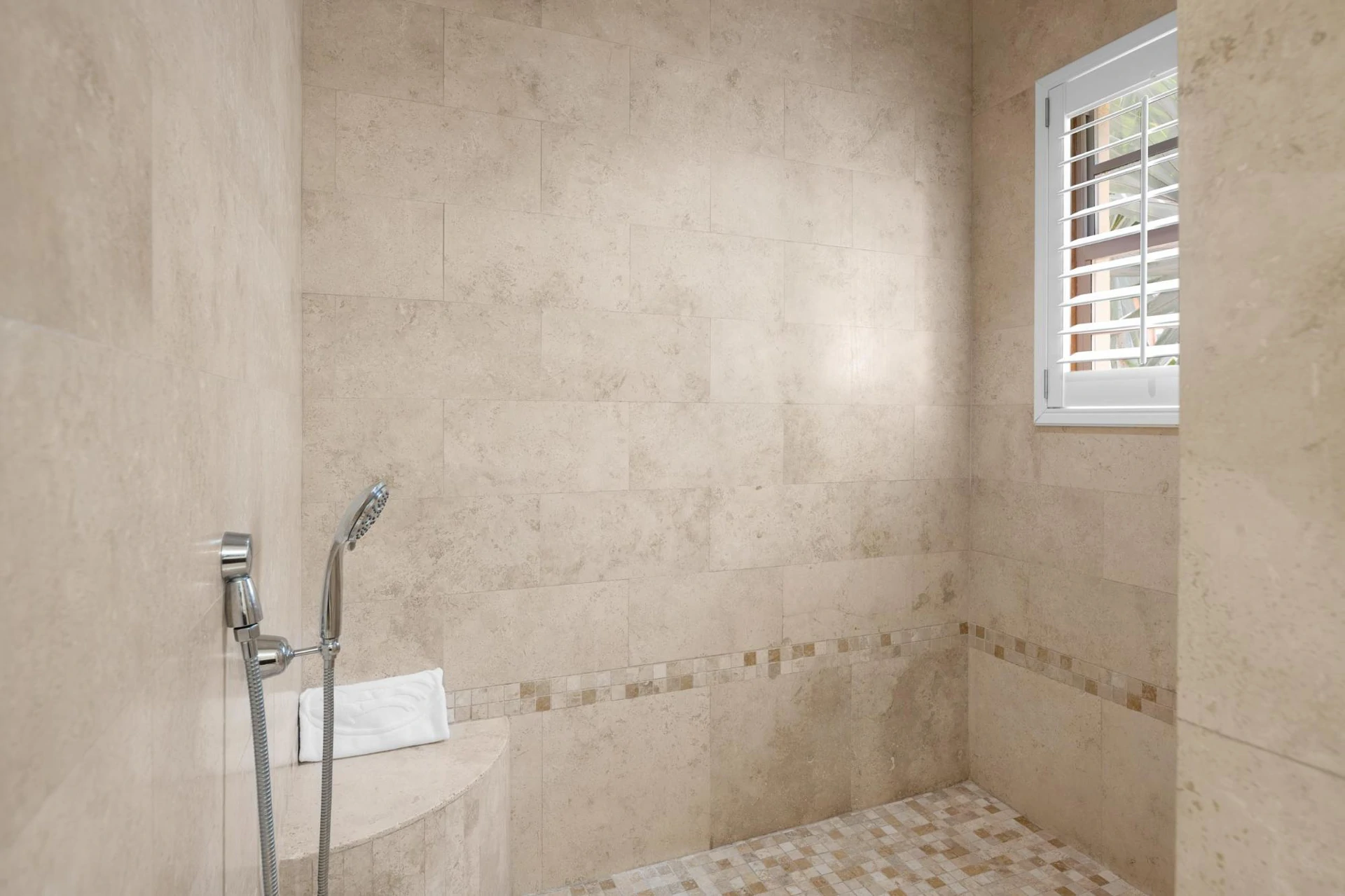 Windsong Resort - Suite 124 - Gallery image 12