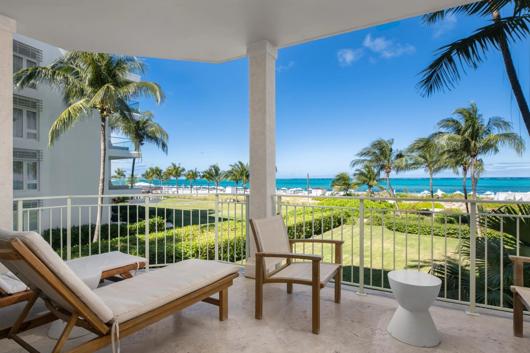 202 West Bay Club