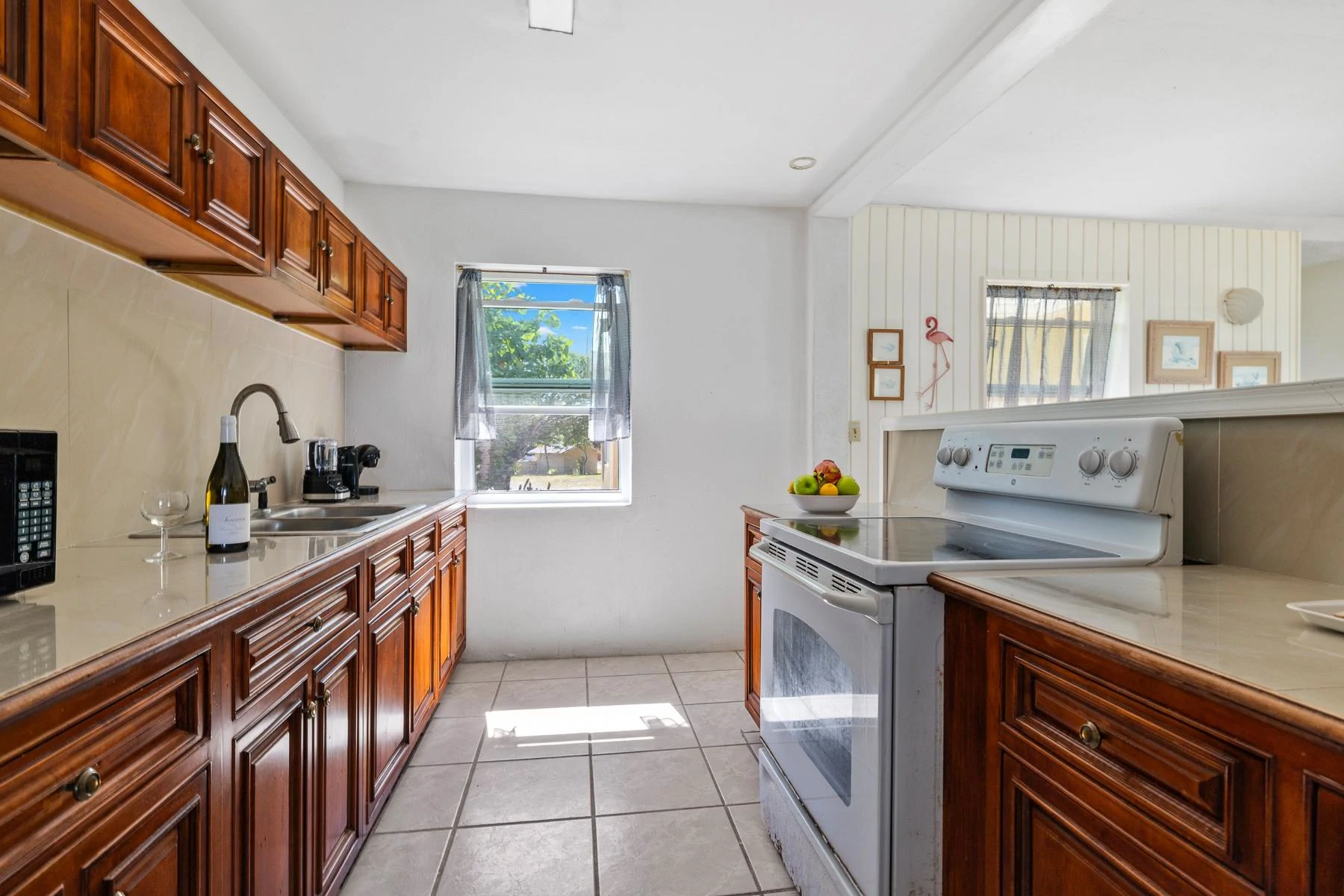 Whitby Beach House - Gallery image 7