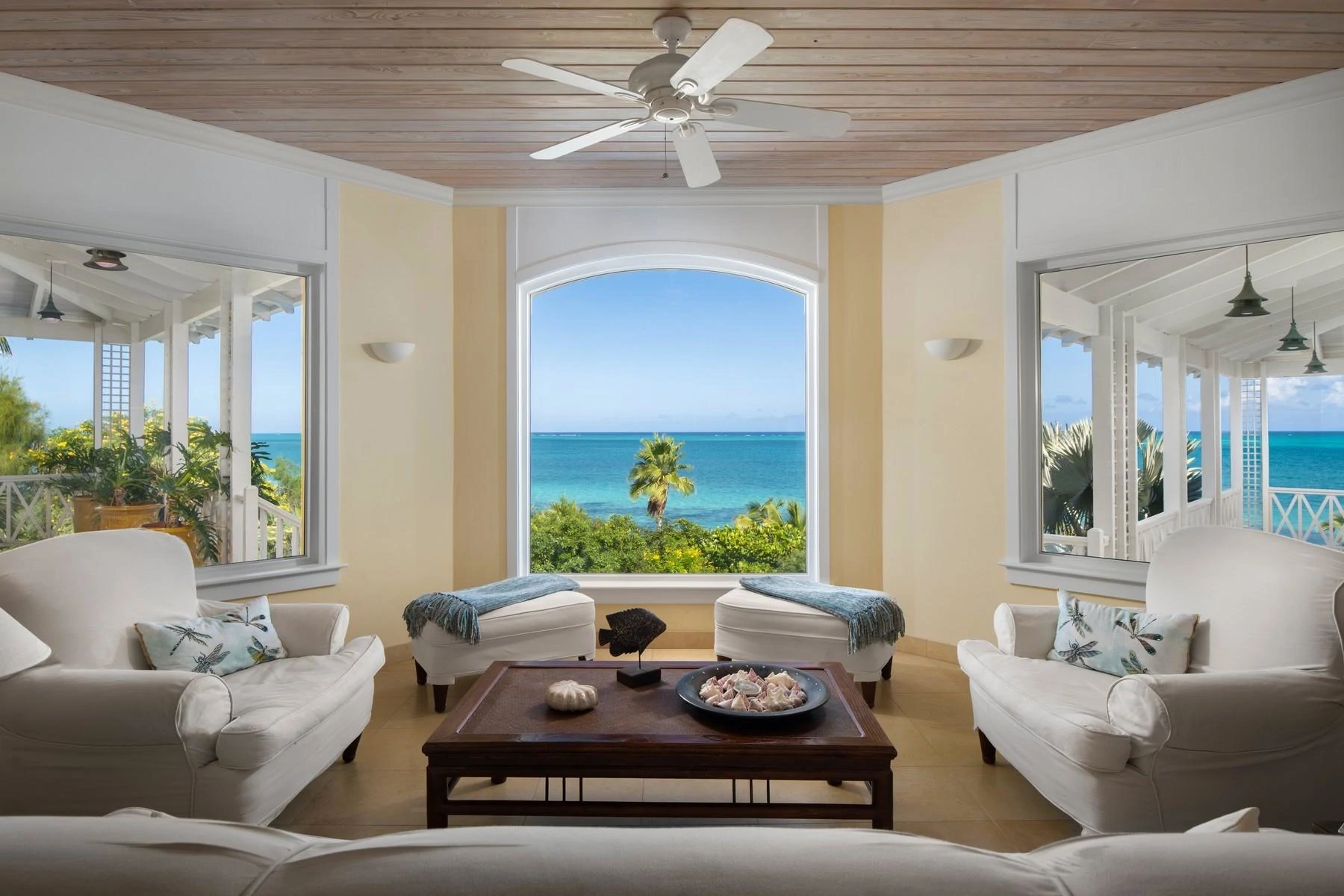 BLUE CAY - Thompson Cove Beachfront - Gallery image 9