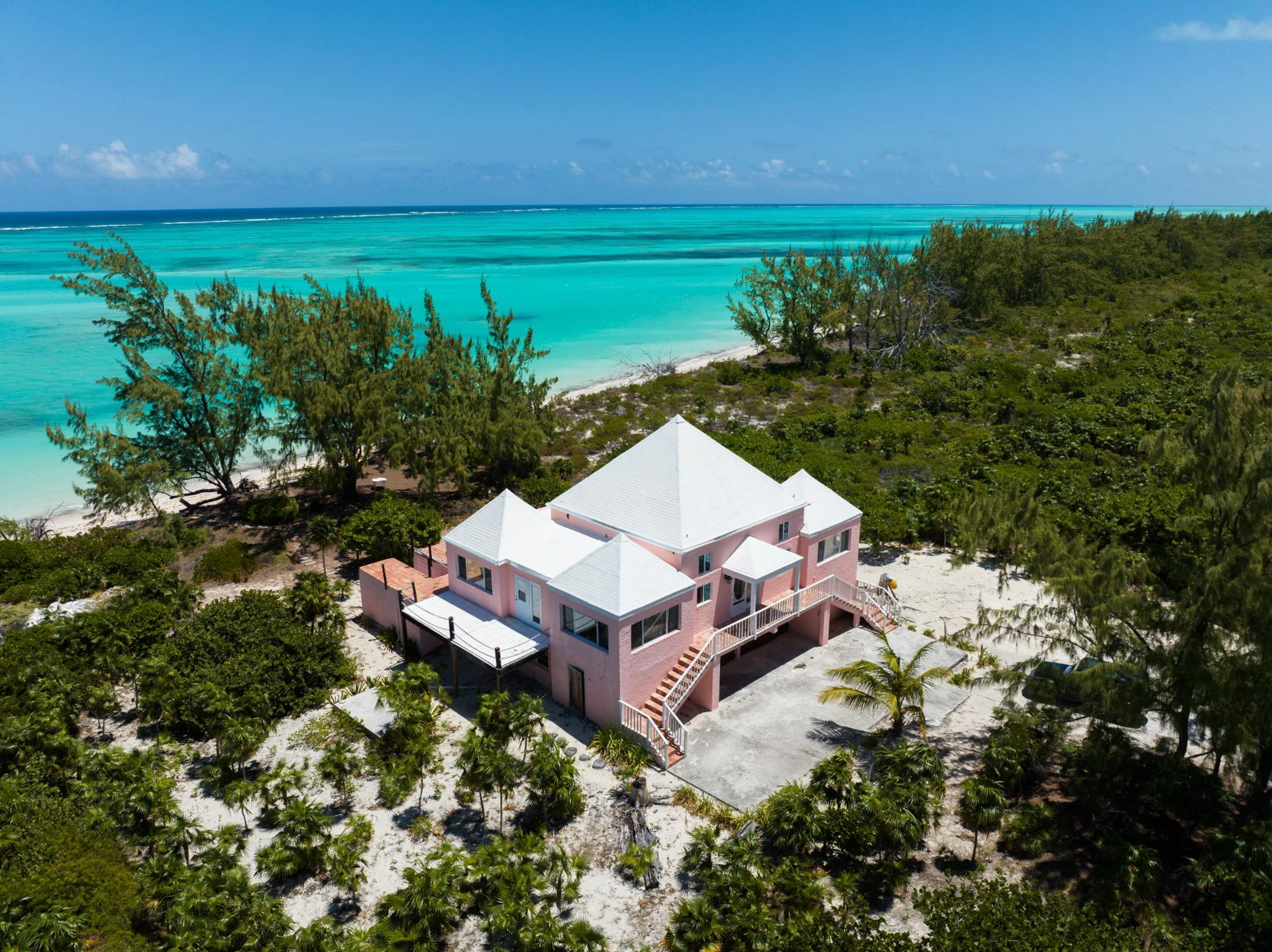 Whitby Beachfront Villa - Gallery image 20
