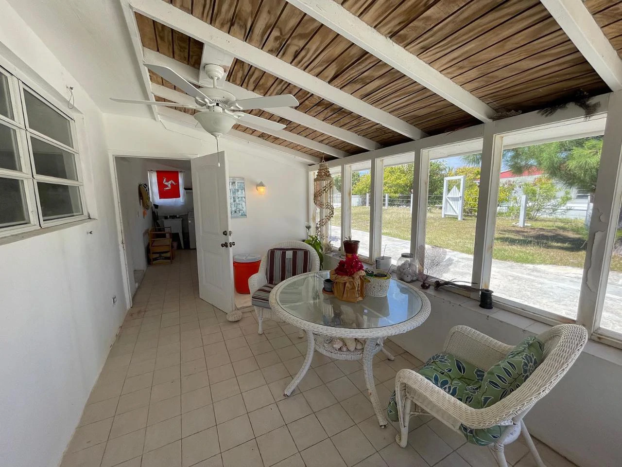 OCEAN VIEW 3 BEDROOM BEAUTY - Gallery image 9