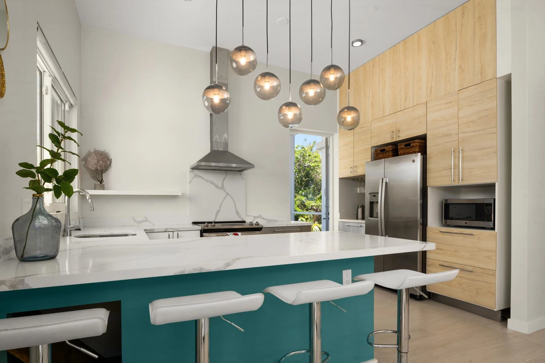 Blue Lotus & Golden Lotus - Gallery image 7