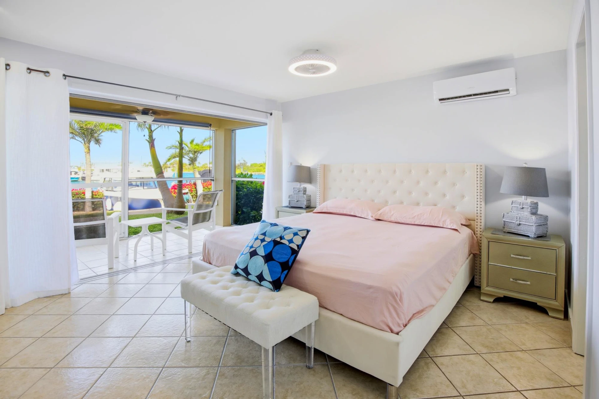 B2 YACHT CLUB - Gallery image 16