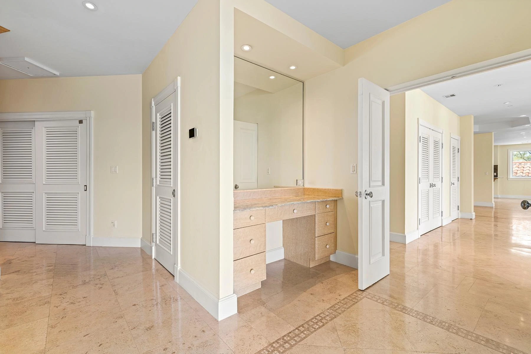 PH 601 - THE REGENT GRAND - Gallery image 32