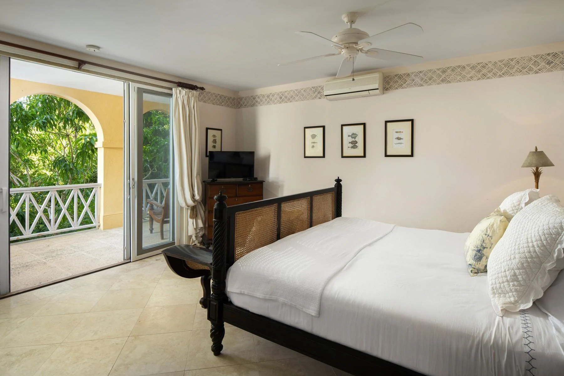 BLUE CAY - Thompson Cove Beachfront - Gallery image 19