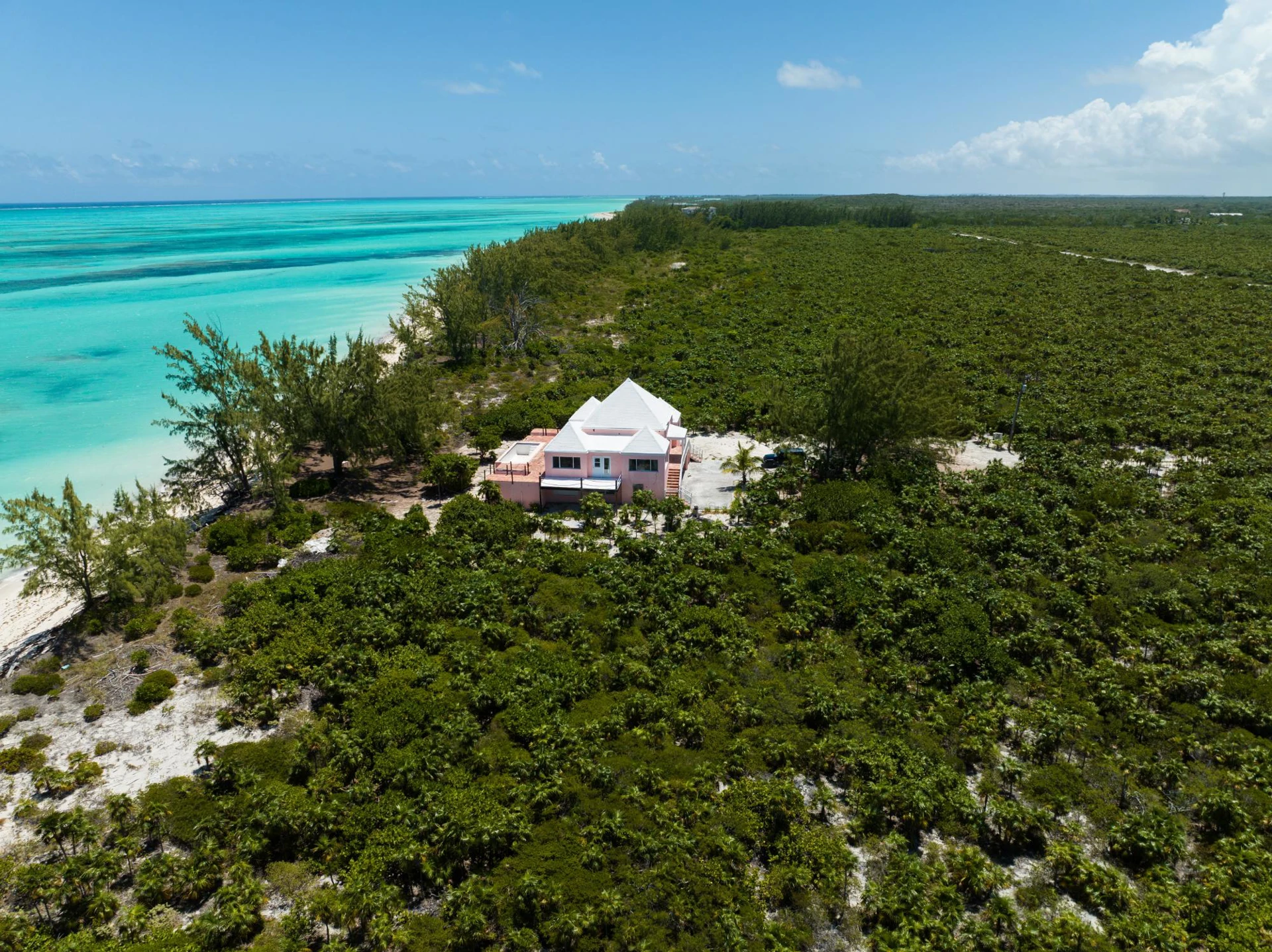 Whitby Beachfront Villa - Gallery image 13