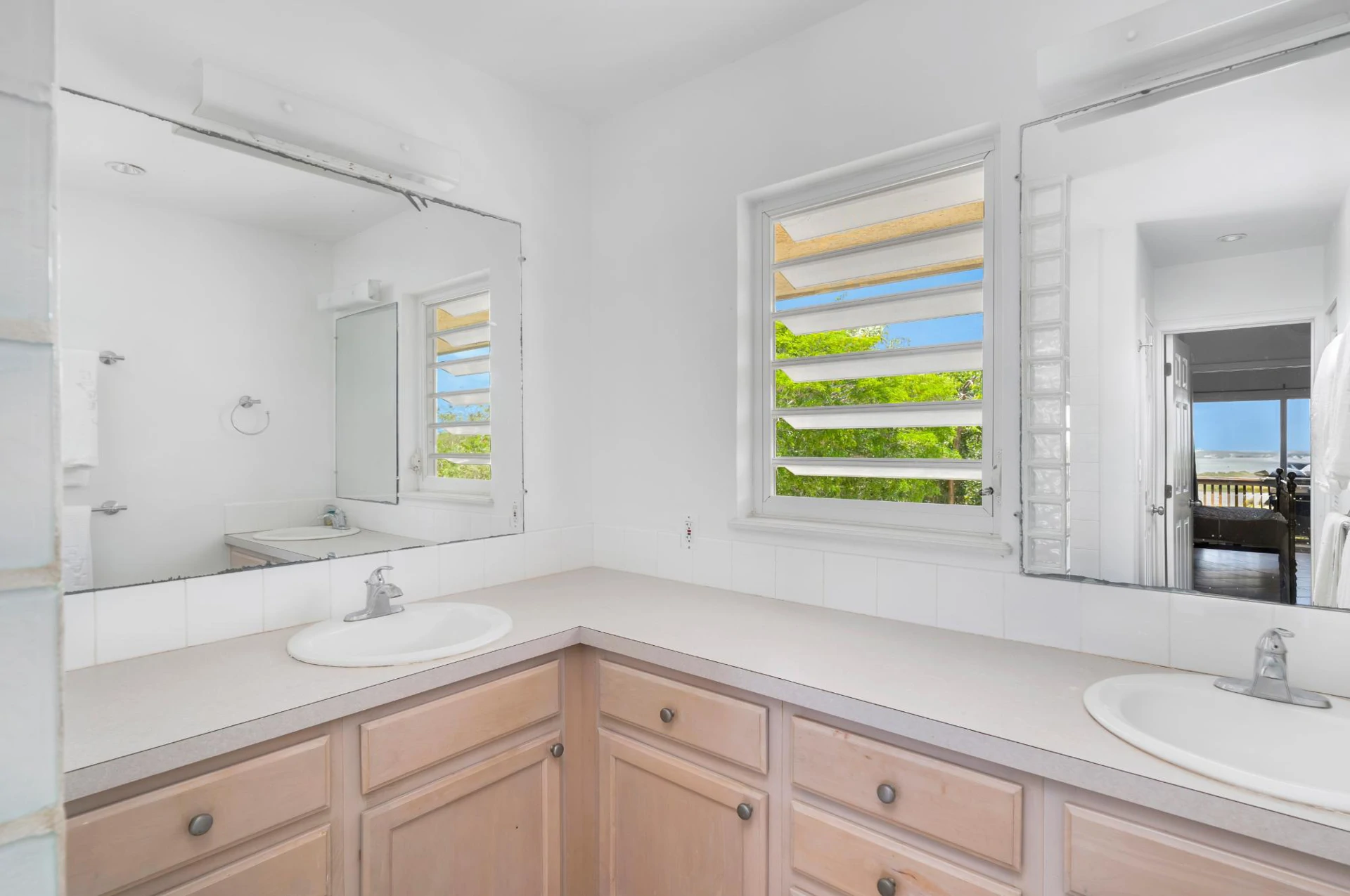 Pink House - Gallery image 10