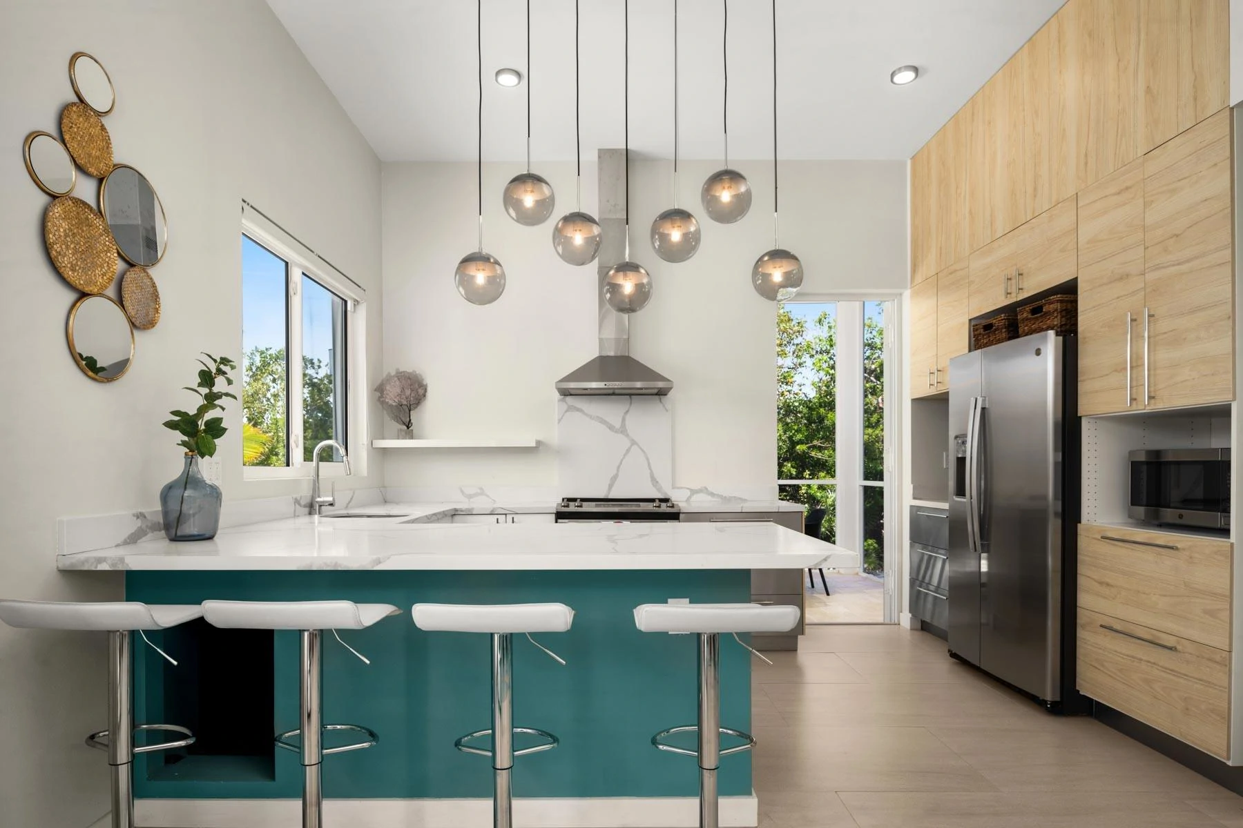 Blue Lotus & Golden Lotus - Gallery image 6